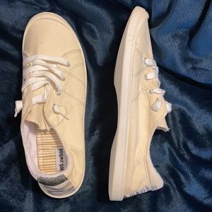 Women’s canvas slip-on shoes